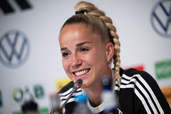 Strahlender Optimismus: Giulia Gwinn. - © Sebastian Christoph Gollnow/dpa