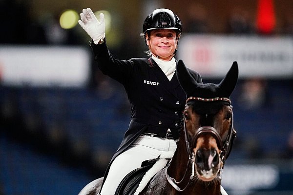 Isabell Werth, erfolgreichste Dressurreiterin der Welt, gewinnt den Grand Prix in der Frankfurter Festhalle. - © Uwe Anspach/dpa