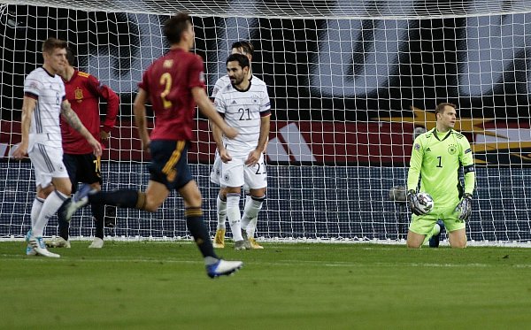 Das 0:6 war eine spanische Demütigung für die DFB-Elf. - © Daniel Gonzales Acuna/dpa