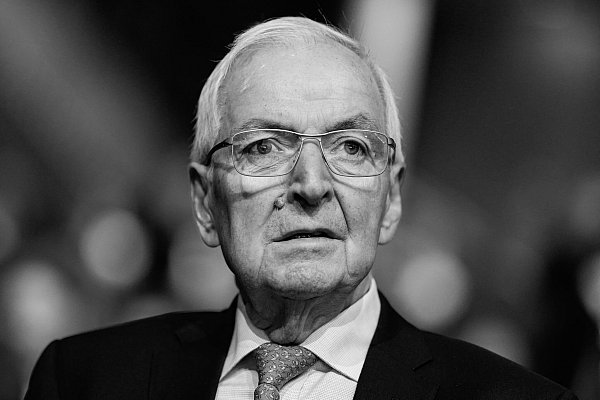 Ehemaliger Bundesumweltminister Klaus Töpfer mit 85 Jahren gestorben. (Archivbild) - © Uwe Anspach/dpa