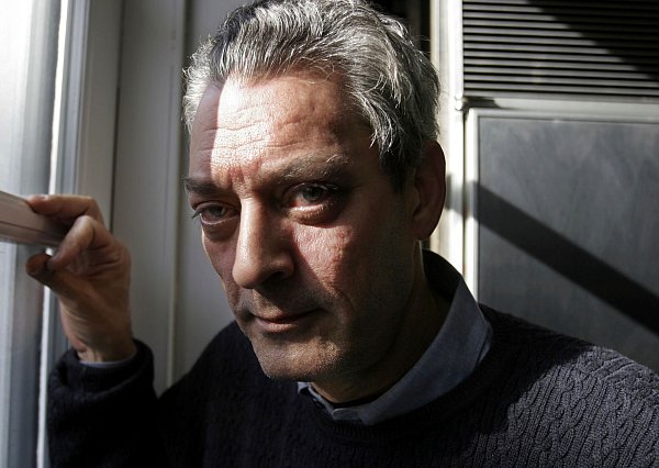 Schriftsteller Paul Auster mit 77 Jahren gestorben. (Archivbild) - © Bebeto Matthews/AP