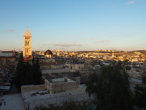 Kaiser Wilhelm II. ließ die Erlöserkirche Ende des 19. Jahrhunderts in der Altstadt von Jerusalem in unmittelbarer Nähe der Grabeskirche bauen, die im Jahr 335 nach Christus geweiht wurde. (Archivbild) - © Stefanie Järkel/dpa