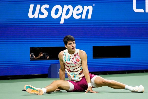 Titelverteidiger Carlos Alcaraz wurde entthront. - © John Minchillo/AP