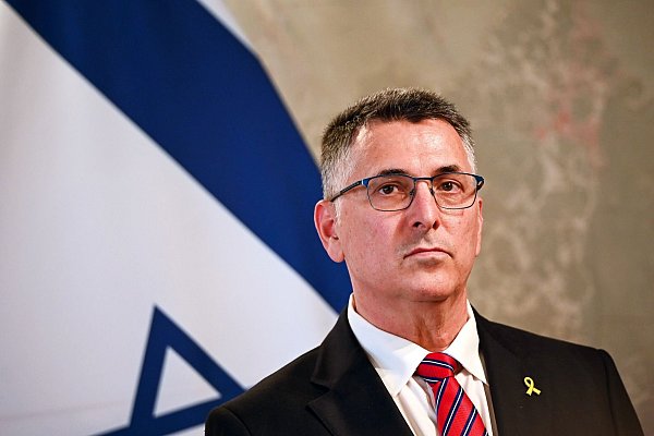 In einem Telefonat mit seinem französischen Kollegen wählt Israels Außenminister Gideon Saar deutliche Worte. (Archivbild) - © Katharina Kausche/dpa
