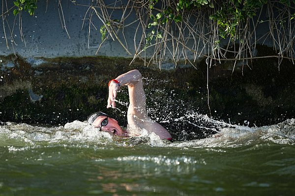 Schwimmen in der Seine? Einige deutsche Athleten trugen Erkrankungen davon - © Michael Kappeler/dpa