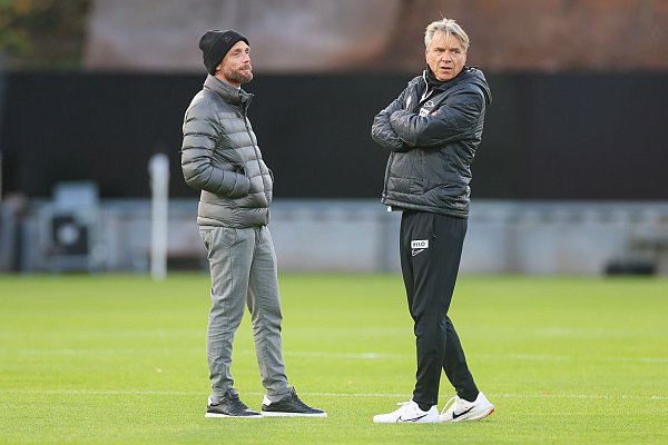 Macher in Elversberg: Nils-Ole Book und Horst Steffen - © Marco Steinbrenner/DeFodi Images/dpa