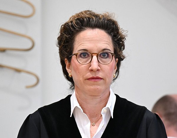 Richterin Eva-Marie Distler hatte scharfe Kritik am DFB geübt. - © Arne Dedert/dpa POOL/dpa
