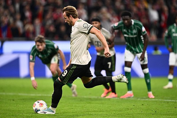 Makellos vom Punkt: Auch seinen 18. Bundesliga-Elfmeter verwandelt Harry Kane. - © Harry Langer/dpa
