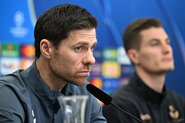 Xabi Alonso bestreitet die Vorbereitung auf das Duell mit Sparta Prag schon ohne Boniface. - © Federico Gambarini/dpa