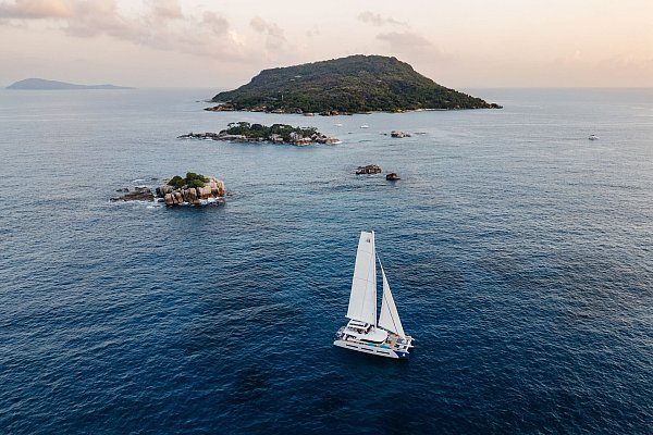 Kein günstiges Vergnügen: Die «Spirit of Ponant II» kann zu Preisen ab 64.000 Euro gechartert werden. - © Antoine Le Guen/Ponant/dpa-tmn