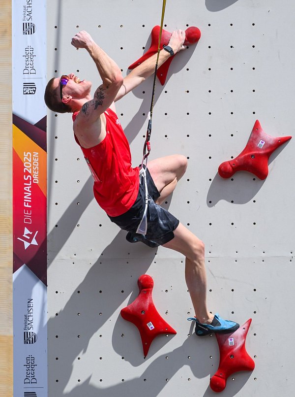 Leander Carmans ist der beste deutsche Speedkletterer. (Archivfoto) - © Robert Michael/dpa