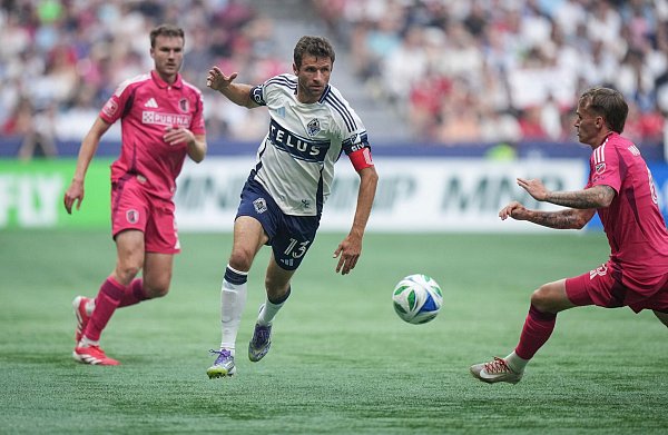 Thomas Müller entschied in der Nachspielzeit die Partie für die Vancouver Whitecaps. - © Darryl Dyck/The Canadian Press/AP/dpa