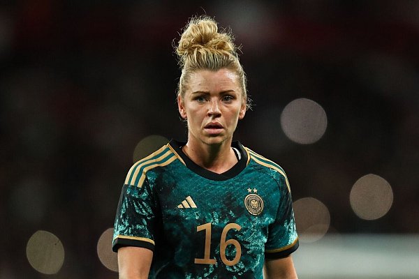 Spielmacherin Linda Dallmann drehte gegen England mächtig auf. - © Izzy Poles/News Images via ZUMA Press Wire/dpa