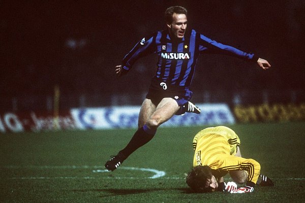 Als Profi lief Karl-Heinz Rummenigge einst auch für Inter Mailand auf. - © Werner Baum/dpa