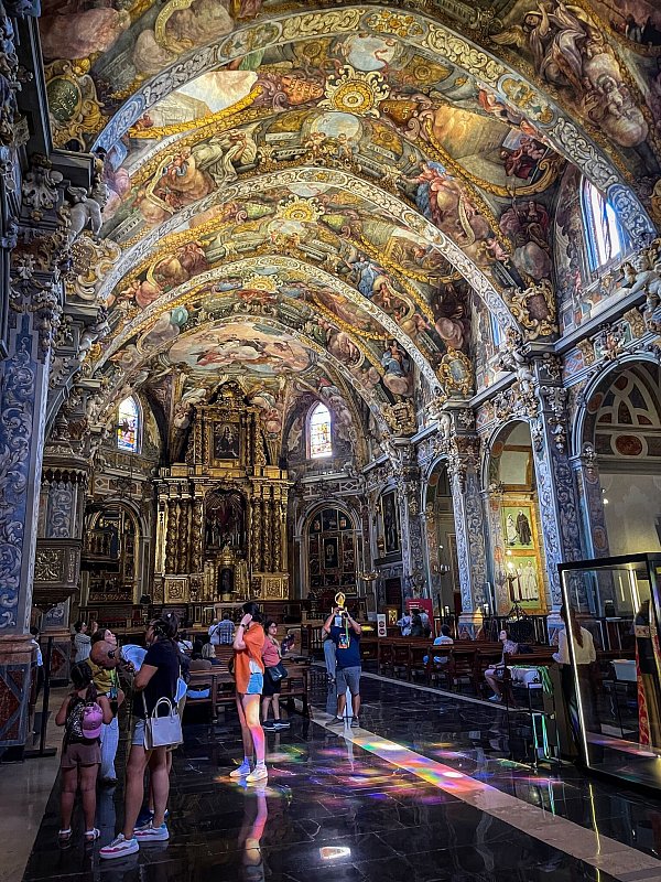 Die Iglesia de San Nicola?s gilt wegen ihrer prachtvollen Deckenmalereien als Valencias Gegenstück zur Sixtinischen Kapelle im Vatikan. - © Manuel Meyer/dpa-tmn
