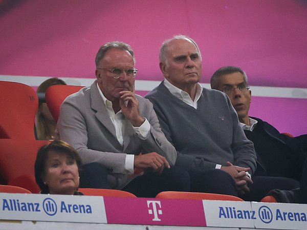 Karl-Heinz Rummenigge (links) und Uli Hoeneß führten den Verein jahrzehntelang an die europäische Spitze. (Archivfoto) - © Christian Charisius/dpa