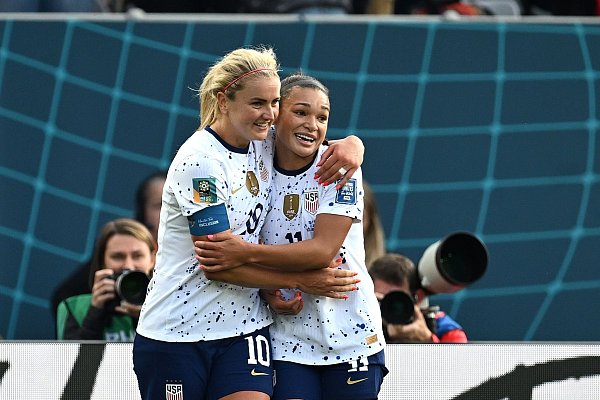 Siegten souverän mit den USA: Lindsey Horan (l) und Sophia Smith. - © Andrew Cornaga/AP/dpa