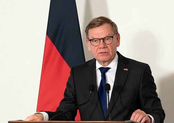 Außenminister Wadephul muss in Ägypten schwierige Gespräche führen. - © Soeren Stache/dpa
