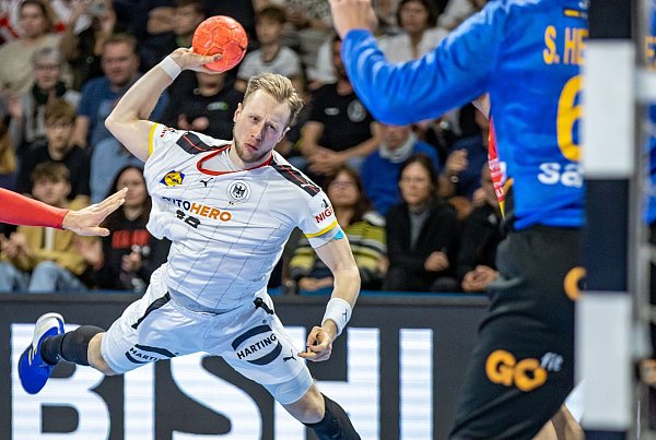 Luca Witzke will mit dem DHB-Team bei der WM eine Medaille gewinnen. - © Andreas Gora/dpa