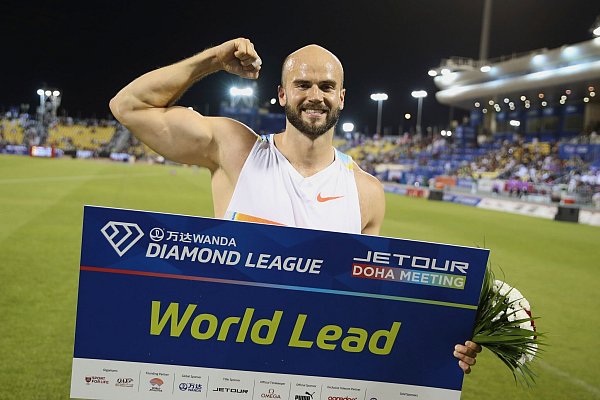 Auch in Offenburg stark: Der Weltjahresbeste Julian Weber. - © Hussein Sayed/AP/dpa