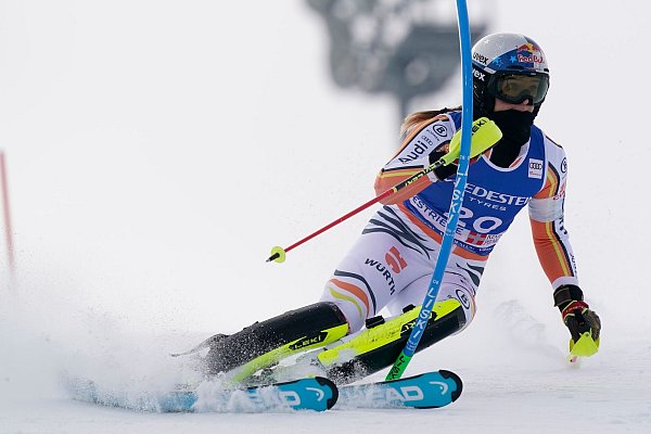 Beste Deutsche im Slalom von Sestriere: Emma Aicher. - © Piermarco Tacca/AP/dpa