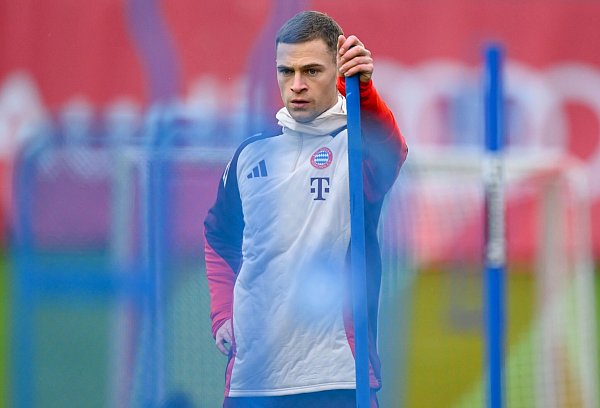 Mittelfeldchef Joshua Kimmich freut sich auf das Auswärtsspiel. - © Sven Hoppe/dpa