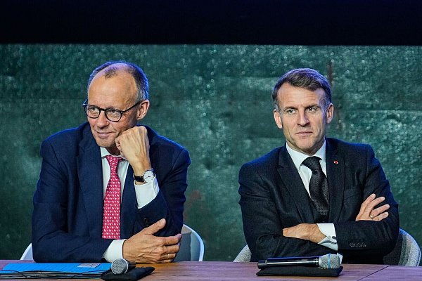 Kanzler Merz und Präsident Macron hatten Forderungen der Tech-Industrie auf dem Gipfel zur europäischen digitalen Souveränität bekräftigt. - © Ebrahim Noroozi/Pool AP/dpa