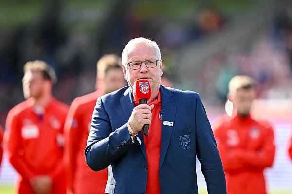 Heidenheim muss in die Relegation. - © Harry Langer/dpa