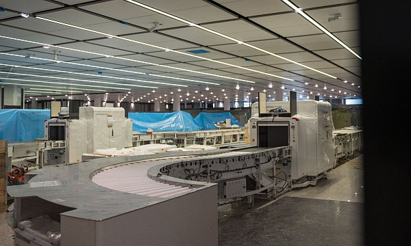 Die künftige Handgepäckskontrolle im Erweiterungsbau des Terminal 1 am Münchner Flughafen. - © Leonie Asendorpf/dpa