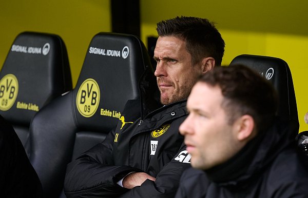 Bei den BVB-Verantwortlichen gibt es derzeit viele lange Gesichter. - © Bernd Thissen/dpa