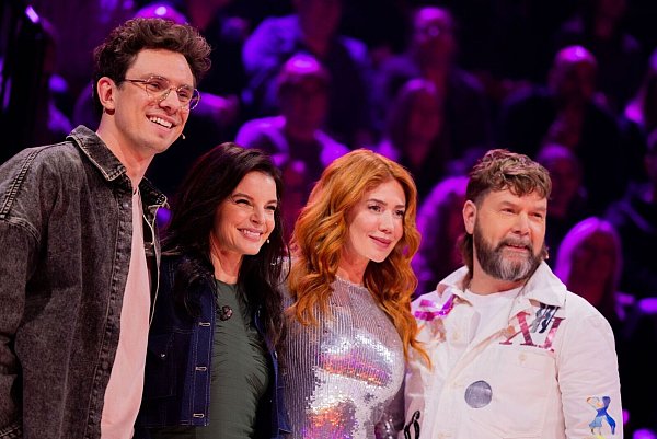Die Jury in der ersten Show der 11. Staffel von «The Masked Singer». - © Rolf Vennenbernd/dpa