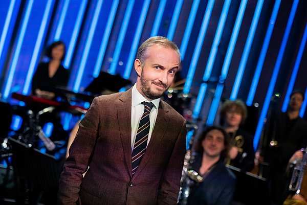 Jan Böhmermann kehrt am 30. August mit dem «ZDF Magazin Royal» zurück auf den Bildschirm. - © Rolf Vennenbernd/dpa