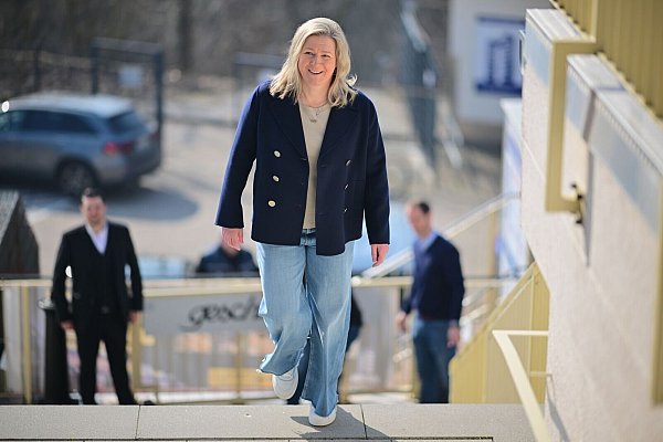 Eisschnellläuferin Claudia Pechstein hat mit 53 Jahren ihren Rücktritt erklärt. - © Sebastian Christoph Gollnow/dpa