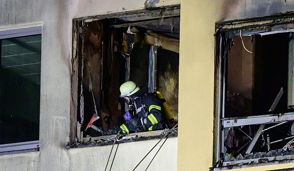 Das Feuer konnte nach Angaben der Feuerwehr schnell gelöscht werden. - © Philipp Schulze/dpa