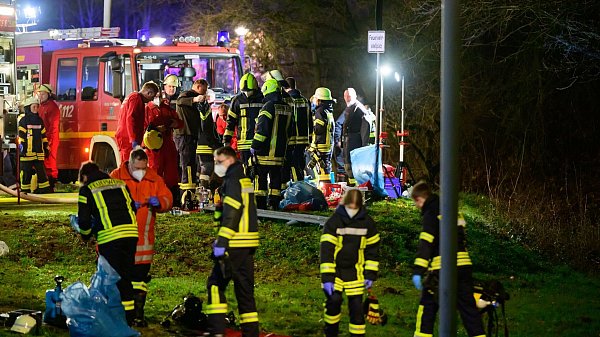 Etwa 140 Rettungskräfte waren in Uelzen im Einsatz. - © Philipp Schulze/dpa