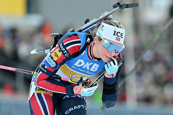 Ende einer Leidenszeit: Ingrid Landmark Tandrevold steht wieder ganz oben. - © Martin Schutt/dpa