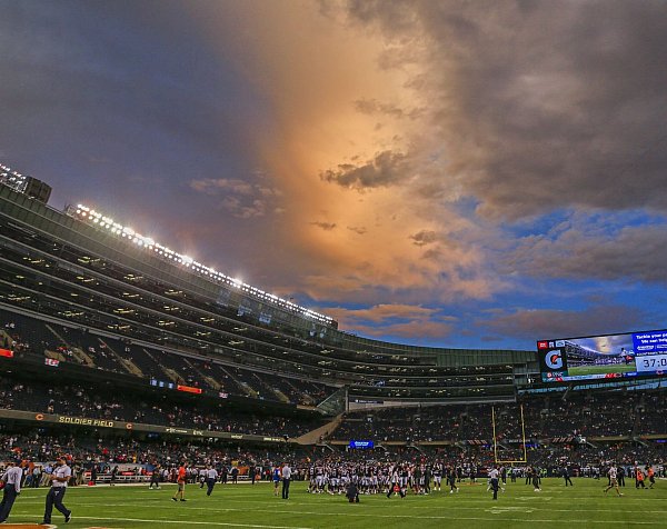Im Soldier Field spielte Deutschland bei der WM 1994. (Archivbild) - © picture alliance / dpa
