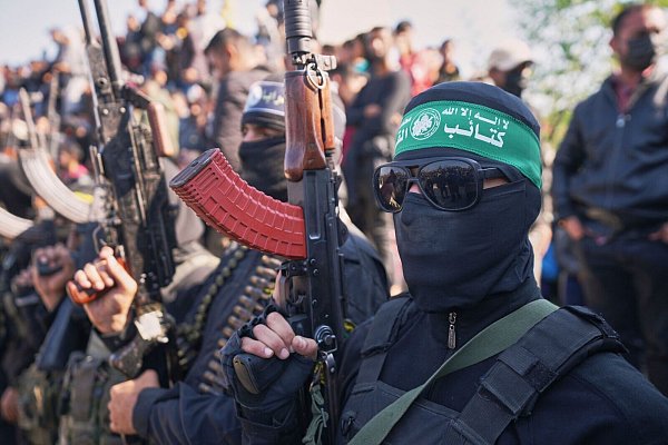 Berichte über Exekutionen durch die Hamas und Schießereien mit rivalisierenden Kräften beunruhigen Menschen im Gazastreifen. (Archivbild) - © Abdel Kareem Hana/AP/dpa