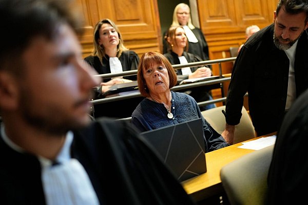 Gisèle Pelicot hat darauf bestanden, dass der Prozess zu ihrem jahrelangen Missbrauch öffentlich geführt wird. - © Lewis Joly/AP/dpa