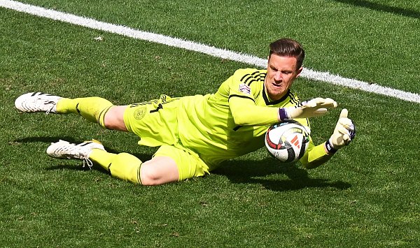 Stand in der Nations League zuletzt im Tor: Marc-André ter Stegen. - © Marijan Murat/dpa