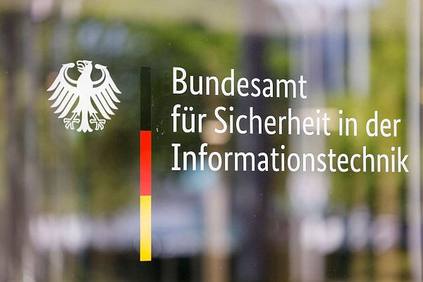 Das Bundesamt für Sicherheit in der Informationstechnik (BSI) ist die zentrale Meldestelle für IT-Sicherheitsvorfälle. (Symbolbild) - © Thomas Banneyer/dpa