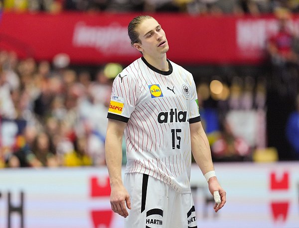 Ein Einsatz von Juri Knorr im WM-Viertelfinale ist laut DHB möglich. - © Soeren Stache/dpa