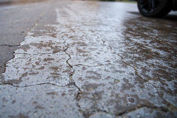 Glätte in ganz Baden-Württemberg führte am frühen Morgen zu vielen Unfällen. - © Alexander Wolf/onw-images/dpa