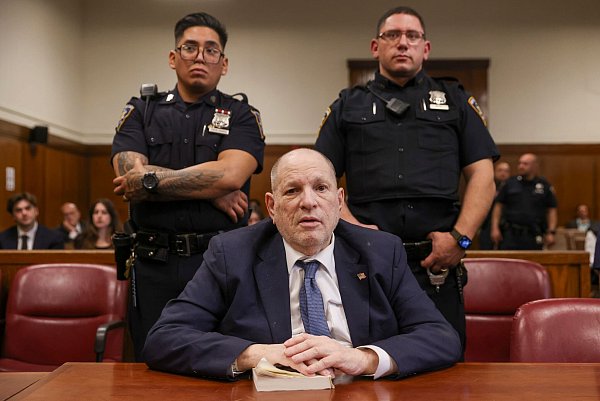 Weinstein im Gerichtssaal in Manhattan. - © Sarah Yenesel/Pool EPA/AP/dpa