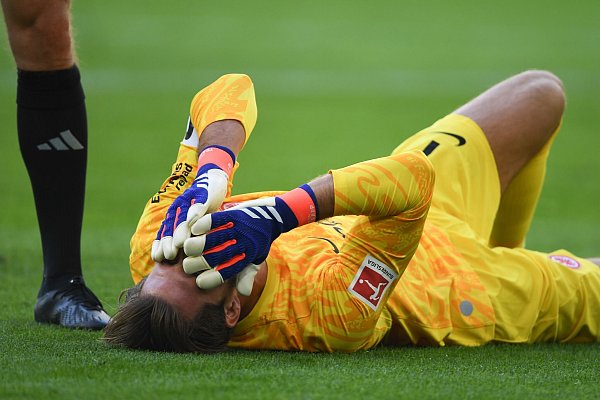 Musste verletzt vom Platz: Kevin Trapp - © Swen Pförtner/dpa