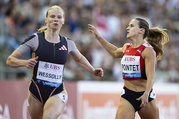 Jessica-Bianca Wessolly (l) landete beim Diamond-League-Meeting in Lausanne über die 200 Meter auf Platz zwei. - © Laurent Gillieron/KEYSTONE/dpa