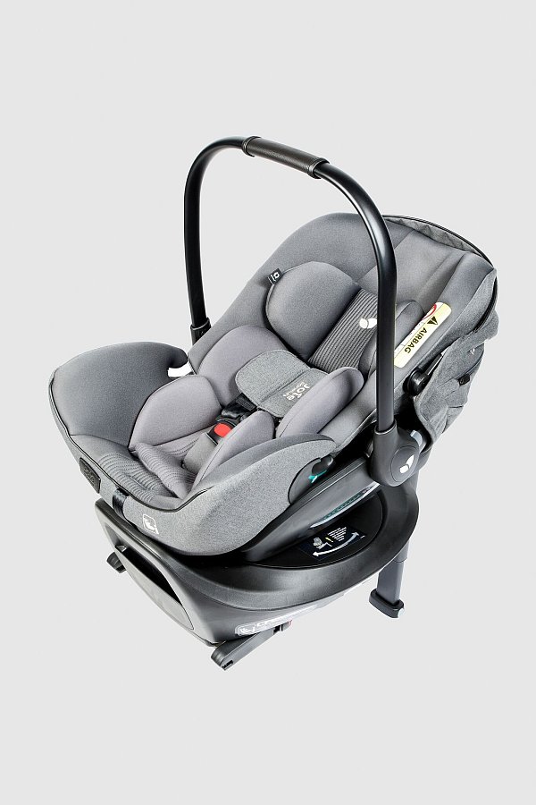 Bei den Babyschalen bekommt die «Joie i-Level Pro» die Note 2,3. - © Ralph Wagner/ADAC/dpa-tmn