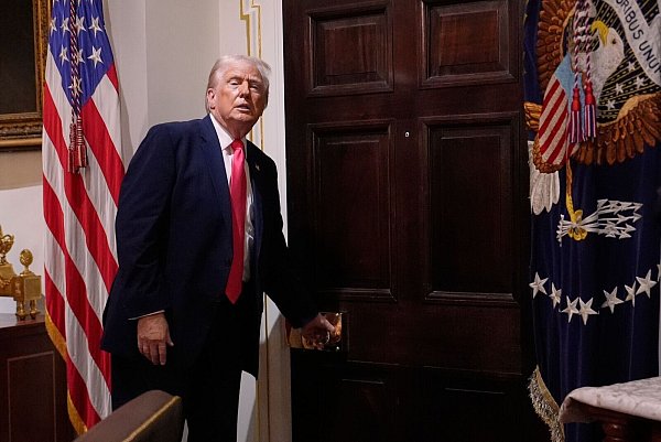 Trump lobte das jüngste Treffen in Moskau. - © Julia Demaree Nikhinson/AP/dpa