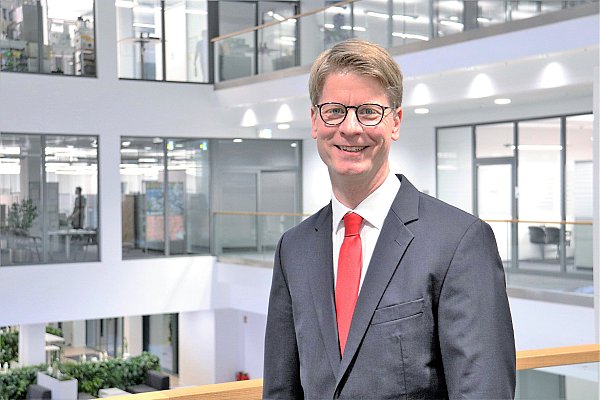 Frank Possel-Dölken wird als Chief Digital Officer (CDO) künftig auch den  Bereich IT sowie alle Themen der digitalen Transformation verantworten. - © Andre Koeller