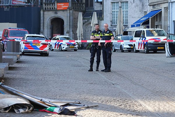 Zu der Tat kam es im Zentrum von Amsterdam. - © Peter Dejong/AP/dpa